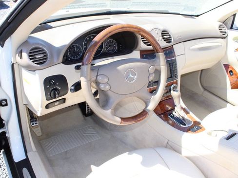 Used 2009 Mercedes-Benz CLK 350 Cabriolet image 21