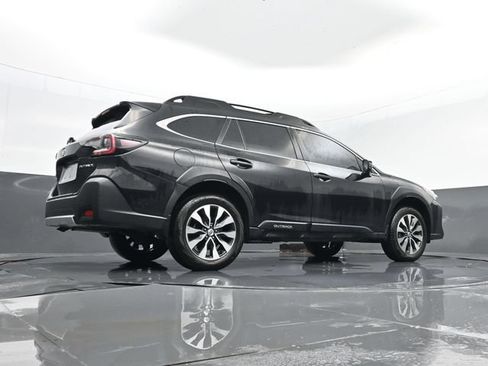 Used 2025 Subaru Outback Limited AWD/4WD image 29