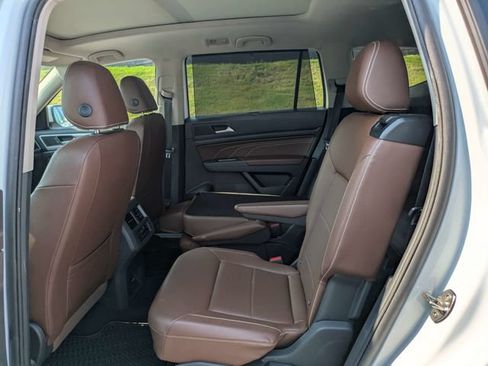 Used 2023 Volkswagen Atlas SEL AWD/4WD image 16