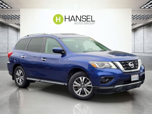 Used 2017 Nissan Pathfinder S FWD image 1
