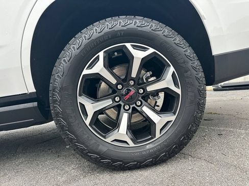 Used 2026 GMC Yukon AT4 w/ AT4 Premium Package AWD/4WD image 20
