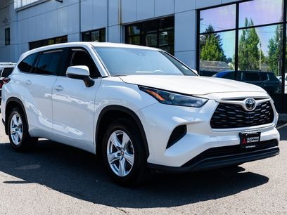 Used 2023 Toyota Highlander L