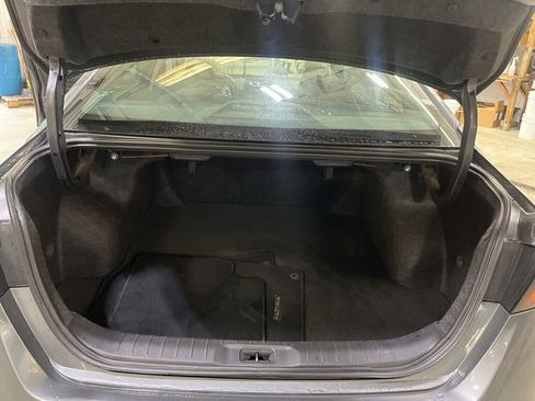 Used 2024 Nissan Altima 2.5 SV FWD image 24