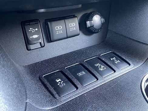 Used 2017 Toyota Highlander Limited w/ Carpet Mat Package AWD/4WD image 26