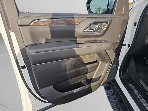 Used 2023 Chevrolet Tahoe Z71 w/ Off-Road Capability Package image 19