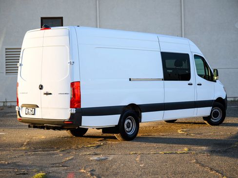 Used 2021 Mercedes-Benz Sprinter 3500 image 12