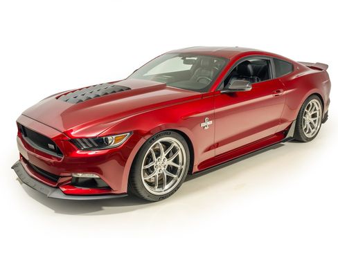 Used 2017 Ford Mustang GT Premium w/ GT Performance Package image 2