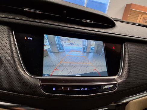 Used 2017 Cadillac XT5 FWD image 25