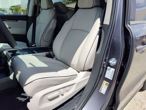 New 2026 Honda Odyssey Touring image 6