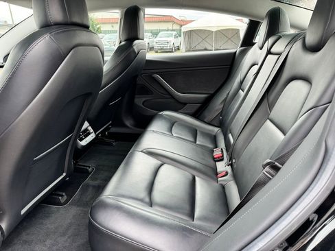 Used 2018 Tesla Model 3 Long Range RWD image 15