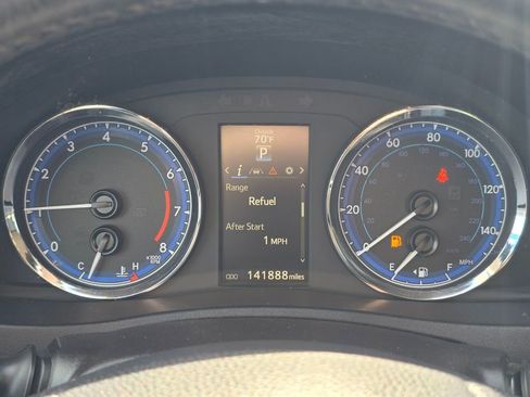 Used 2017 Toyota Corolla SE FWD image 25