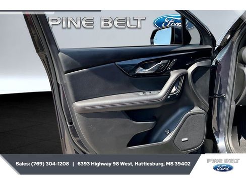 Used 2021 Chevrolet Blazer RS w/ Enhanced Convenience Package FWD image 17
