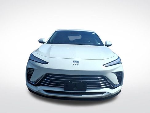 Used 2025 Buick Envista Preferred w/ Convenience I Package image 2