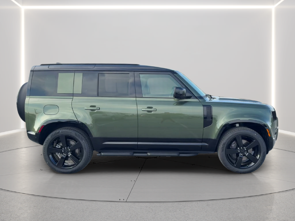 New 2026 Land Rover Defender 110 X-Dynamic SE AWD/4WD image 4
