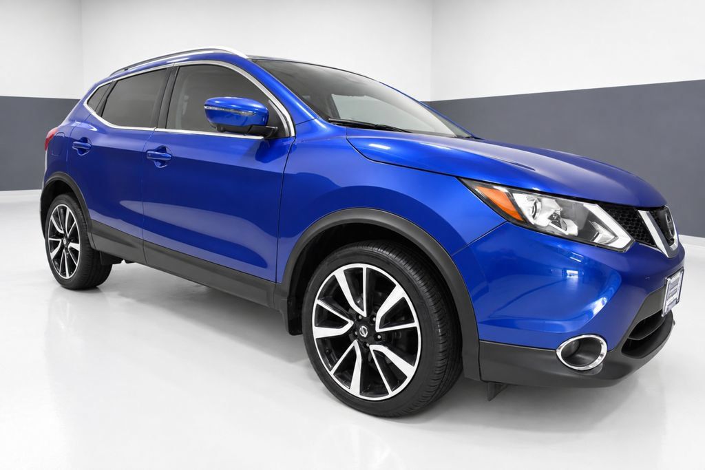 Used 2017 Nissan Rogue Sport SL w/ SL Premium Package AWD/4WD image 5
