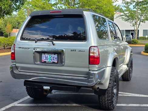 Used 2002 Toyota 4Runner SR5 AWD/4WD image 8