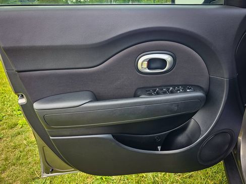 Used 2016 Kia Soul FWD image 9