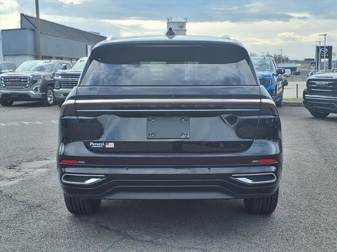 Used 2024 Lincoln Nautilus Reserve w/ Equipment Group 202A image 4