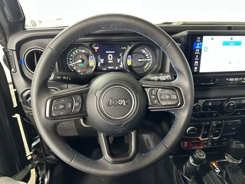 Used 2024 Jeep Wrangler Unlimited Rubicon 4xe image 14