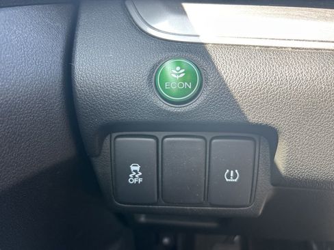 Used 2015 Honda CR-V LX image 10