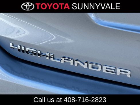 Certified 2024 Toyota Highlander LE FWD image 14