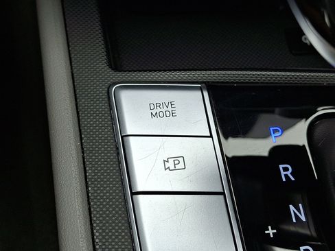 Certified 2025 Hyundai Elantra SEL FWD image 24