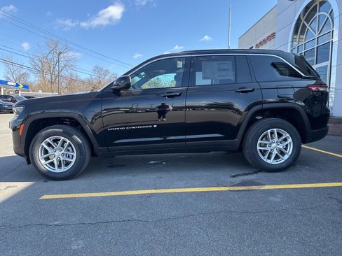 New 2026 Jeep Grand Cherokee Laredo AWD/4WD image 5