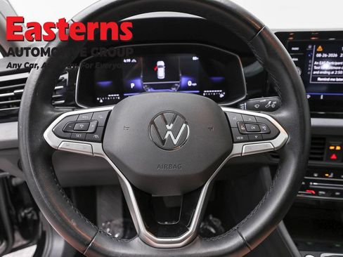 Used 2025 Volkswagen Jetta SE FWD image 10