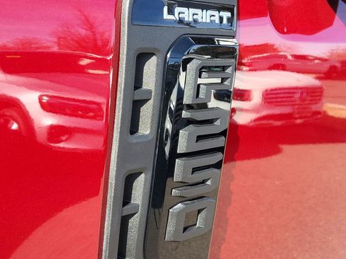 Used 2025 Ford F250 Lariat w/ Lariat Ultimate Package image 11