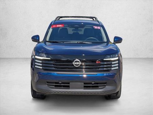 Certified 2025 Nissan Kicks SR image 2