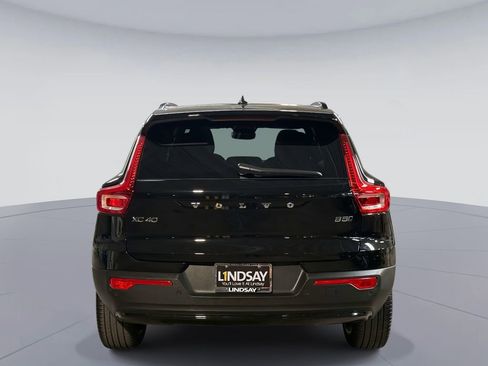 Used 2023 Volvo XC40 B5 Plus w/ Climate Package AWD/4WD image 11