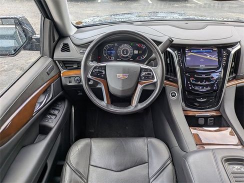 Used 2020 Cadillac Escalade ESV Premium Luxury image 16
