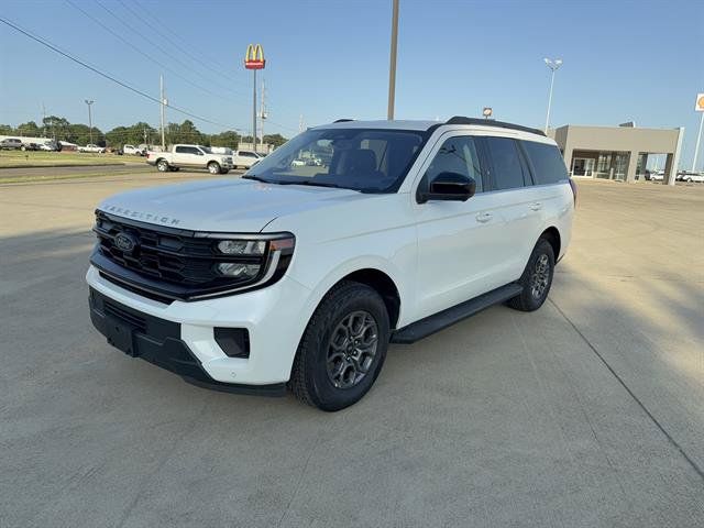 Used 2025 Ford Expedition Active RWD image 1