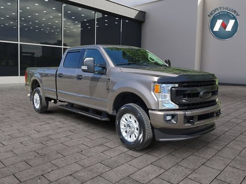 Used 2021 Ford F350 XLT w/ XLT Value Package AWD/4WD image 7