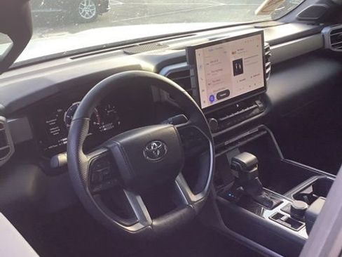 Used 2025 Toyota Tundra Limited AWD/4WD image 2