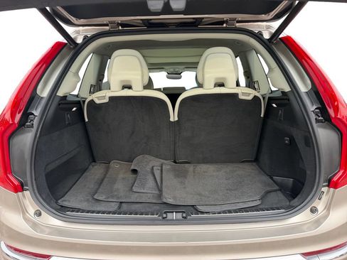 Certified 2023 Volvo XC90 B6 Plus AWD/4WD image 11
