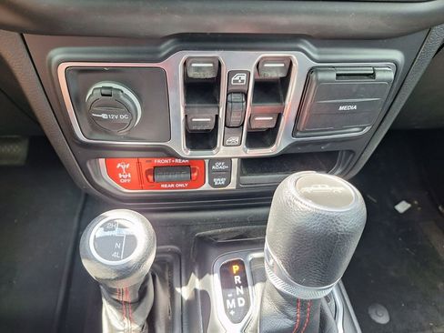 Used 2021 Jeep Gladiator Rubicon image 17