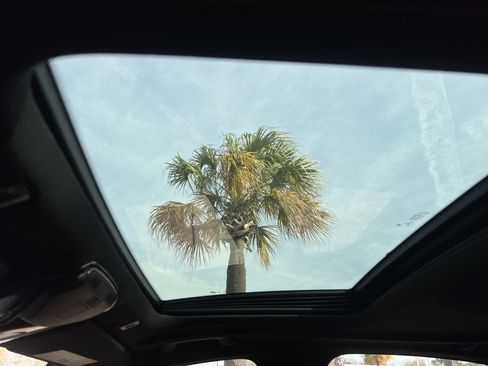 Certified 2022 BMW 540i w/ M Sport Package image 28