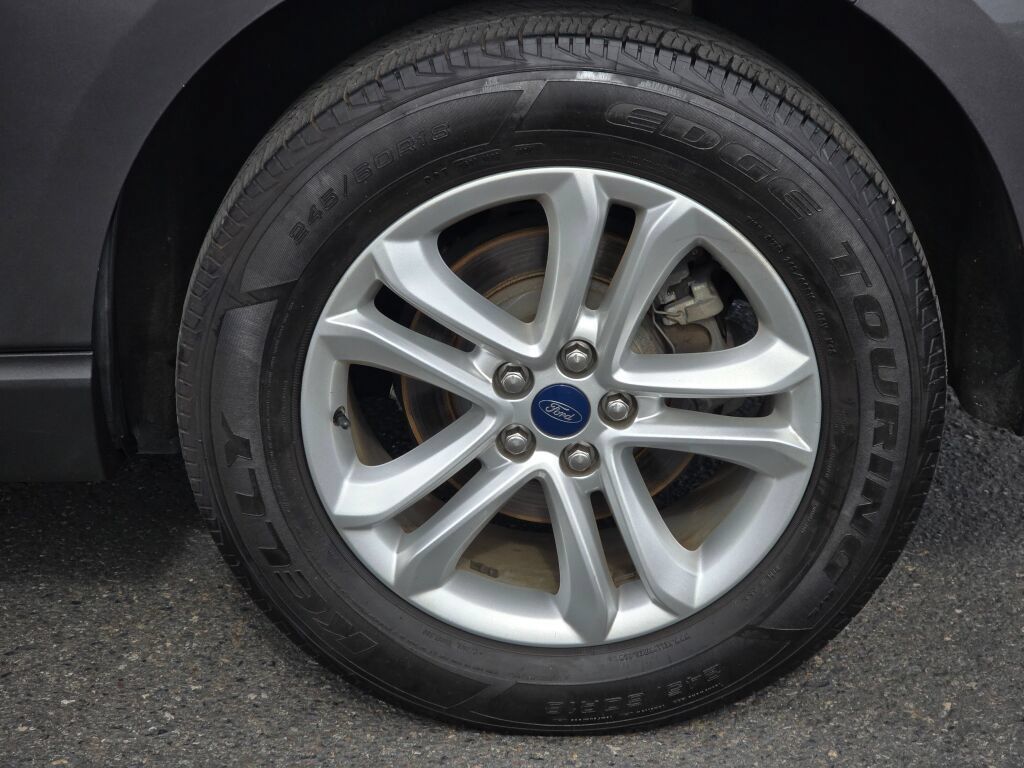 Used 2019 Ford Edge SEL w/ Equipment Group 201A FWD image 10
