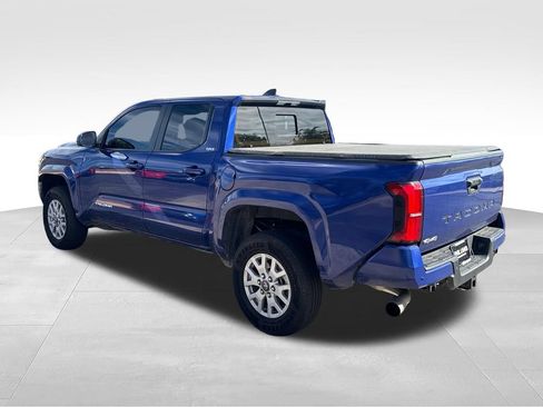 Used 2025 Toyota Tacoma SR5 AWD/4WD image 6