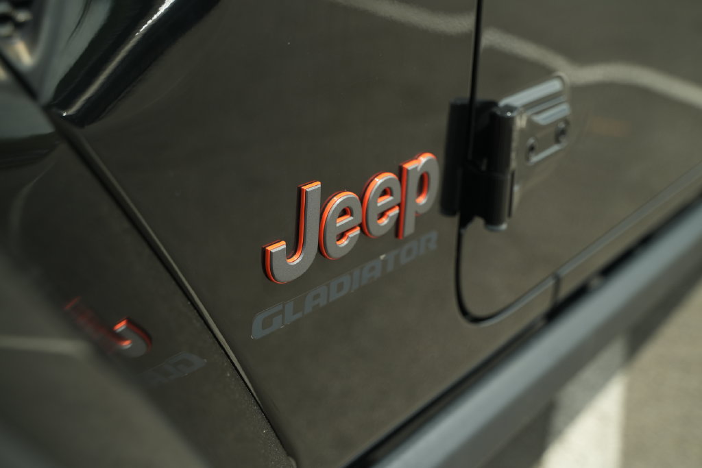 Used 2021 Jeep Gladiator Mojave w/ Trailer Tow Package AWD/4WD image 40