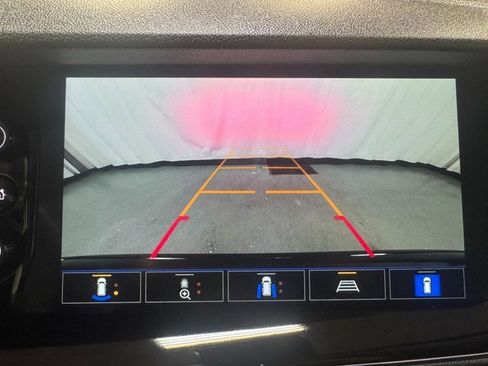 Used 2023 Buick Envision Avenir image 30