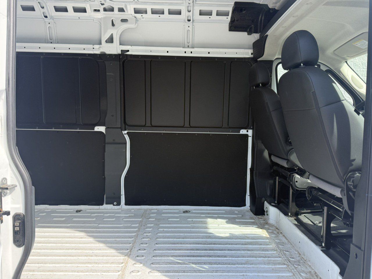 Used 2026 RAM ProMaster 2500 w/ Convenience Group FWD image 10