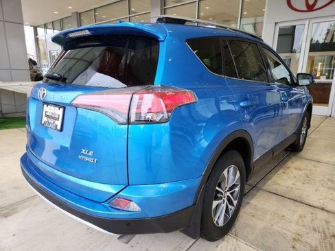Certified 2018 Toyota RAV4 XLE image 10