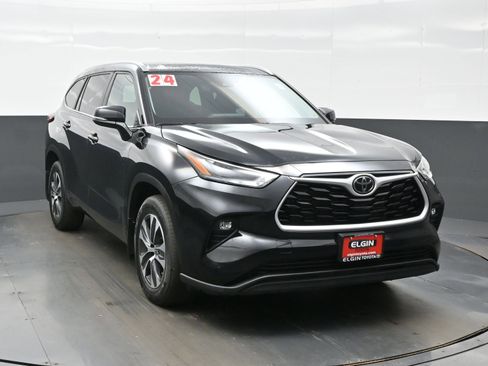 Used 2024 Toyota Highlander XLE AWD/4WD image 8