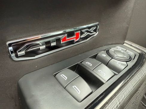 Used 2022 GMC Sierra 1500 AT4X image 40