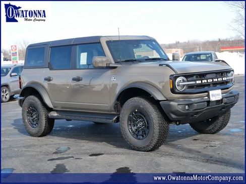 New 2026 Ford Bronco Outer Banks w/ Sasquatch Package image 1