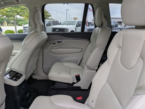 Used 2022 Volvo XC90 T8 Inscription AWD/4WD image 14