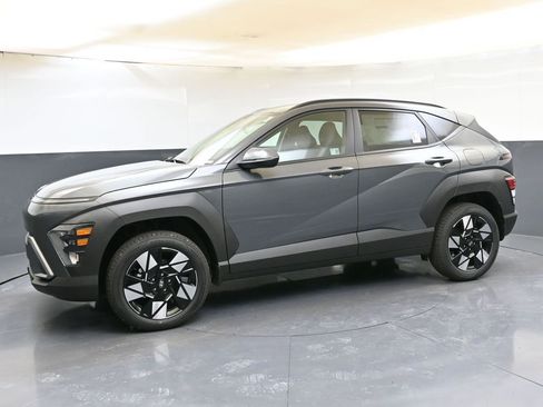 Certified 2025 Hyundai Kona SEL AWD/4WD image 2