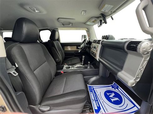 Used 2013 Toyota FJ Cruiser 4WD image 15